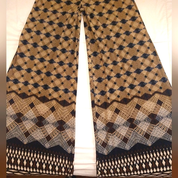 Wide bottom women's pants - Picture 3 of 3